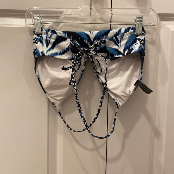 Blue and white tie-dye bikini top - Picture 2 of 2